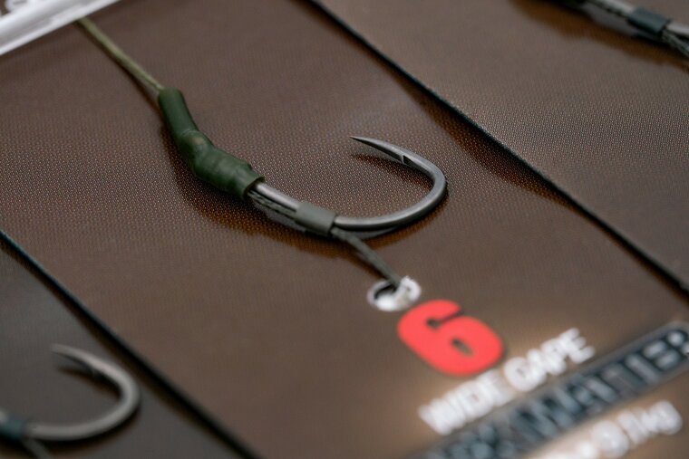 Dark Matter Wide Gape Rig Korda Karper Onderlijn